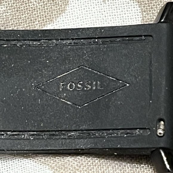 Fossil Gen 6 Hybrid Smartwatch - Picture 6 of 13